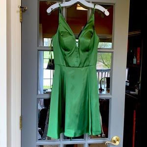 Green Semi-Formal dress.  Never worn, Tags on.